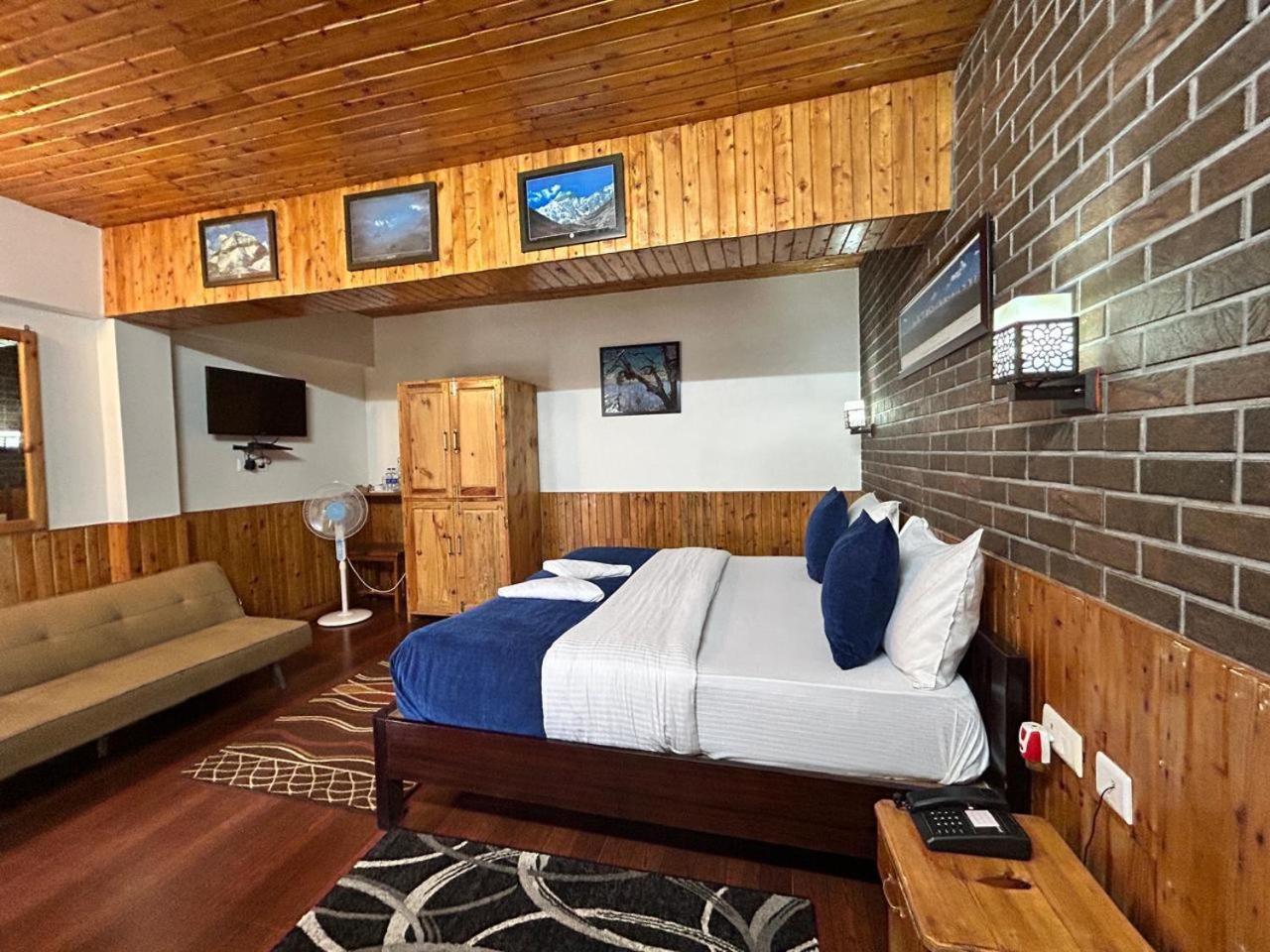 Kasar Himalaya Holiday Resort, Binsar Rd Almora Luaran gambar