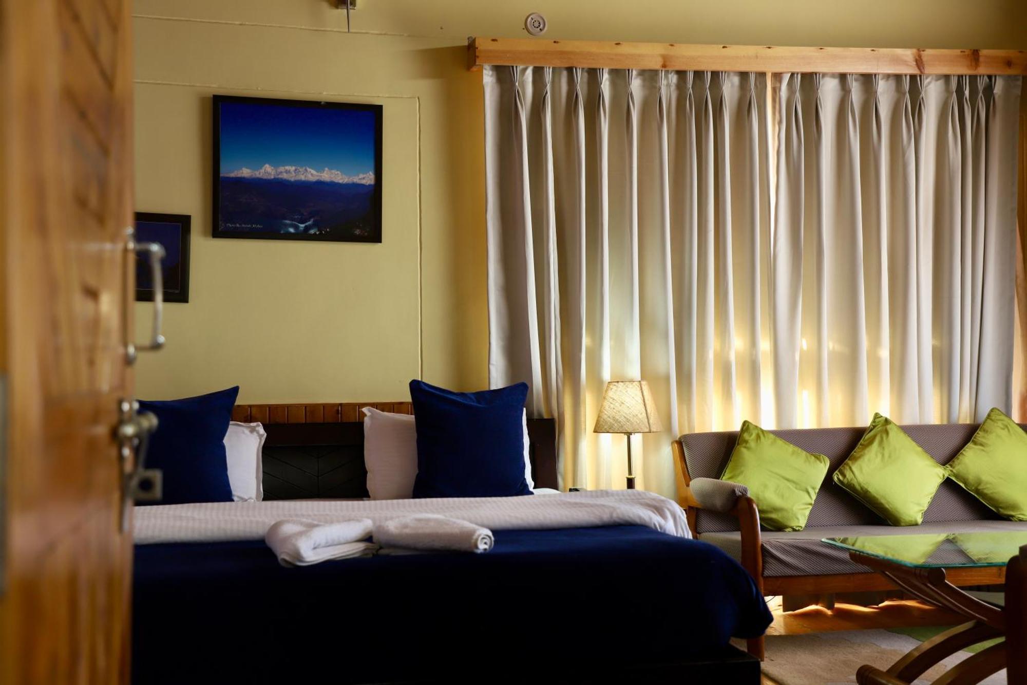 Kasar Himalaya Holiday Resort, Binsar Rd Almora Luaran gambar