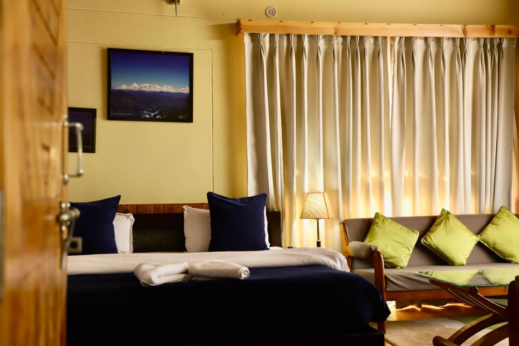 Kasar Himalaya Holiday Resort, Binsar Rd Almora Luaran gambar